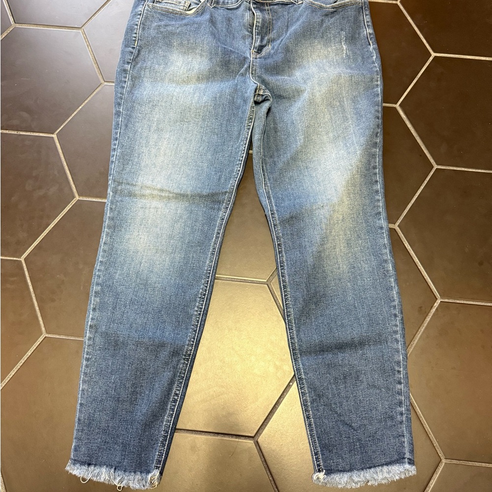 Forever 21 Blue Ankle Cropped Jeans